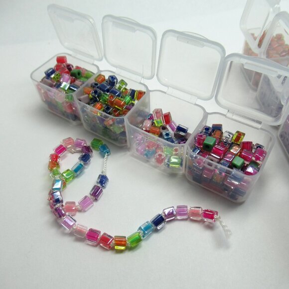Miyuki 4mm cube beads - Picture 8 of 13